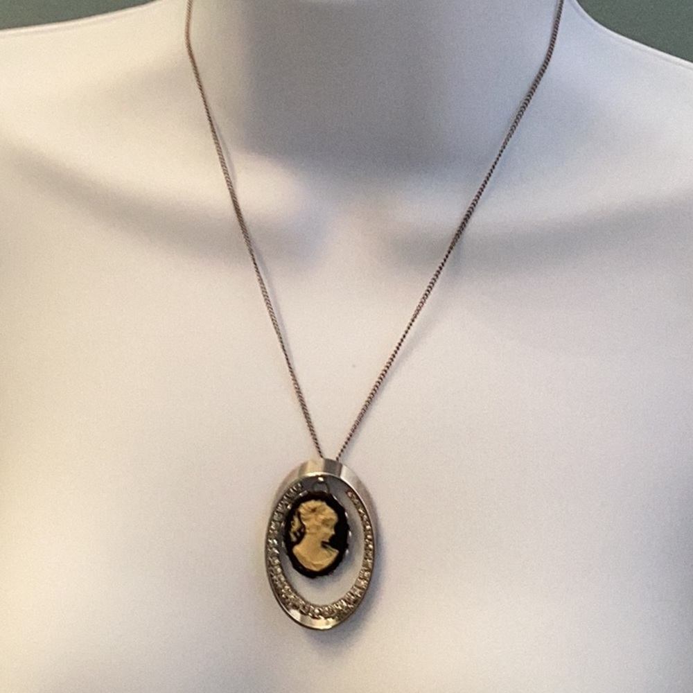 Vintage Silvertone Cameo and Crystals Pendant on a SilverTone 16 inch chain